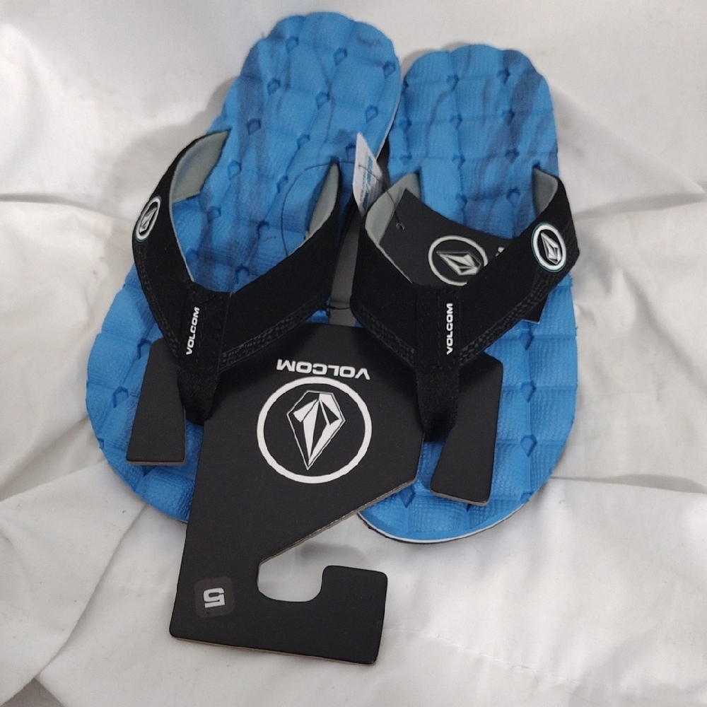 NWT Volcom Boys Blue Recliner Flip Flops Size 5